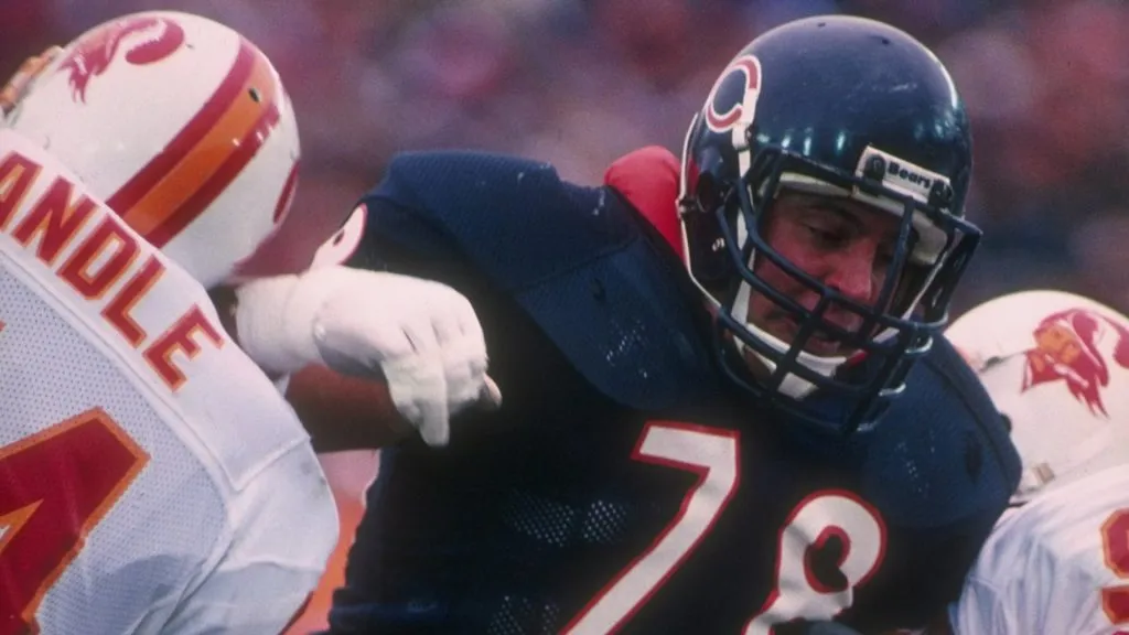 Offensive tackle Keith Van Horne of the Chicago Bears works against the Tampa Bay Buccaneers during a game at Soldier Field in 1988. (Source: Getty Images)