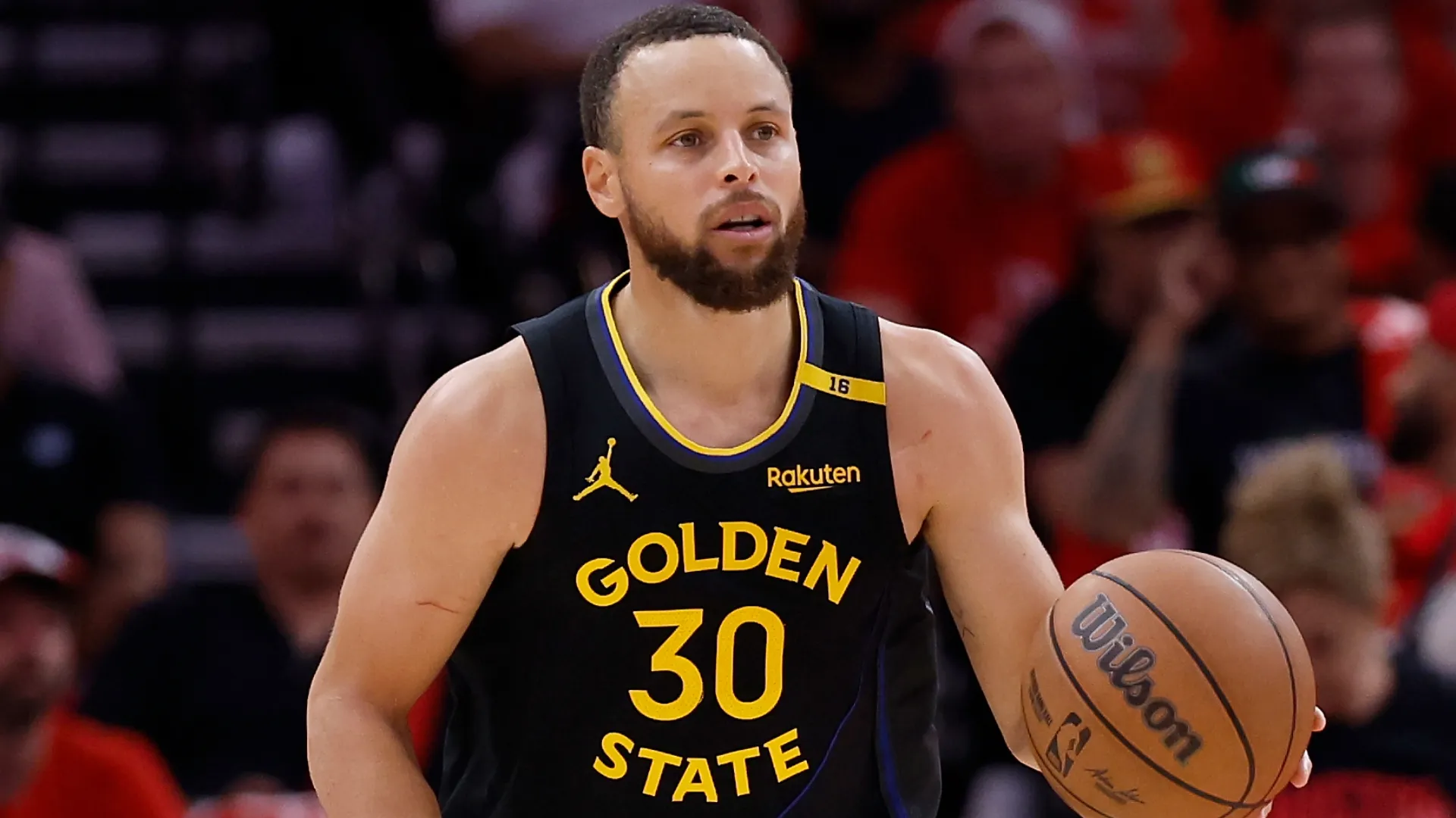 Warriors star Stephen Curry playing against Rockets