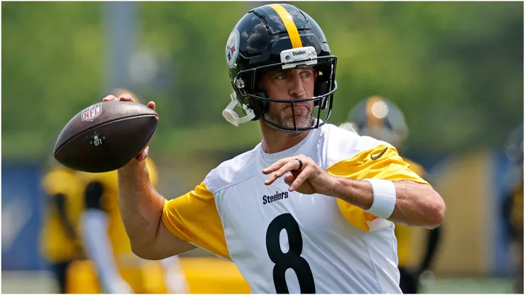 Aaron Rodgers of the Pittsburgh Steelers