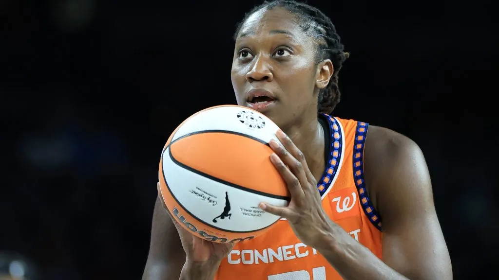 Tina Charles #31 of the Connecticut Sun shoots a free throw against the Las Vegas Aces in the second quarter of their game at Michelob ULTRA Arena on June 25, 2025. (Source: Ethan Miller/Getty Images)