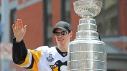 Sidney Crosby #87 of the Pittsburgh Penguins waves to the crowd during the Victory Parade and Rally on June 14, 2017 in Pittsburgh, Pennsylvania.
