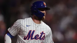 Brandon Nimmo #9 of the New York Mets rounds the bases after hitting a three-run home run.