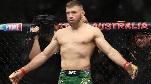 Dricus Du Plessis of South Africa prepares to fight Israel Adesanya of Nigeria in the Middleweight championship fight during UFC 305 at RAC Arena on August 18, 2024 in Perth, Australia.