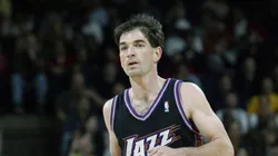 John Stockton #12 of the Utah Jazz drives during the game against the Golden State Warriors