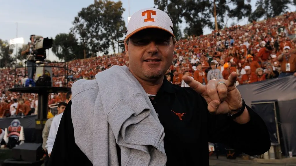 Former MLB pitcher Roger Clemens stands on the sidelines prior to the Citi BCS National Championship game between the Texas Longhorns and the Alabama Crimson Tide in 2010. (Source: Kevork Djansezian/Getty Images)
