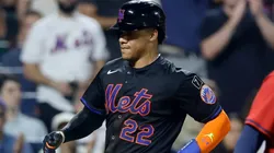 Juan Soto #22 of the New York Mets scores a run during the sixth inning.