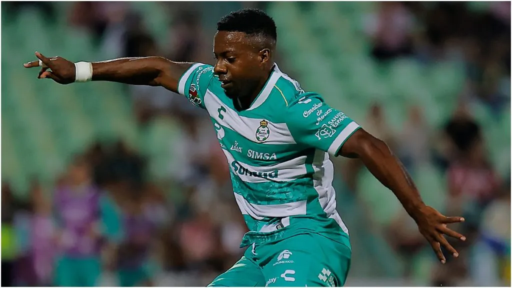 Cristian Dajome of Santos – Manuel Guadarrama/Getty Images