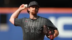 Nolan McLean #26 of the New York Mets pitches against the Seattle Mariners during their game at Citi Field on August 16, 2025 in New York City. It was his first game pitching in Major League Baseball.