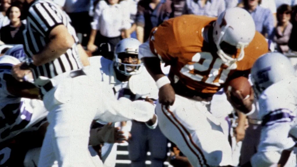 Running back Earl Campbell of the University of Texas Longhorns in 1977. (Source: University of Texas/Getty Images)