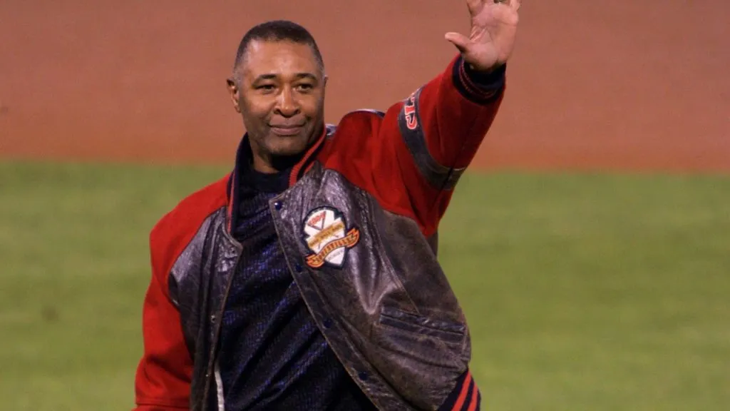 Ozzie Smith waves to the crowd before the start of the Houston Astros against the St. Louis Cardinals in game one of the National League Championship Series during the 2004 MLB Playoffs. (Source: Stephen Dunn/Getty Images)