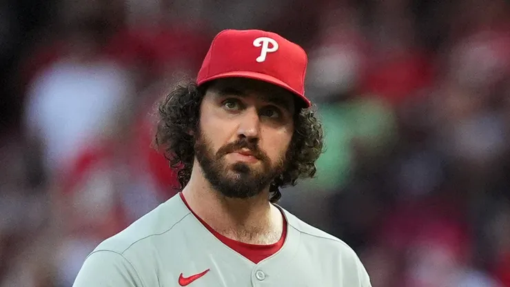Jordan Romano #68 of the Philadelphia Phillies reacts to giving up a grand slam home run during the seventh inning against the Cincinnati Reds at Great American Ball Park on August 13, 2025 in Cincinnati, Ohio.