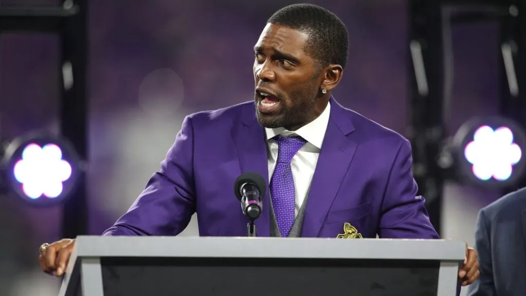 Former Minnesota Viking Randy Moss is inducted in the Vikings Ring of Honor during half time of the game against the New Orleans Saints on September 11, 2017. (Source: Adam Bettcher/Getty Images)