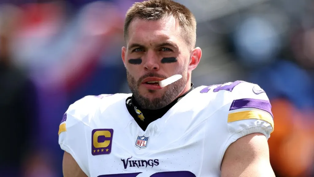 Harrison Smith #22 of the Minnesota Vikings looks on before the game against the New York Giants at MetLife Stadium on September 08, 2024. (Source:Luke Hales/Getty Images)