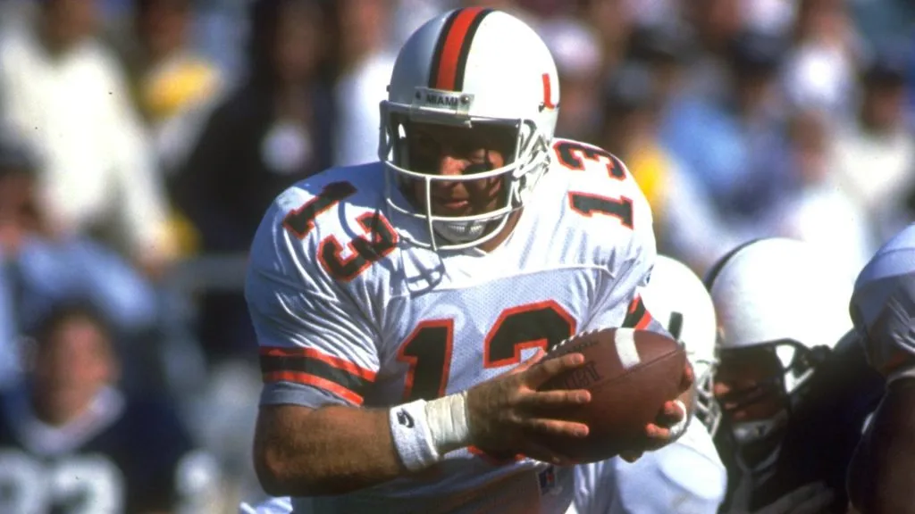 QB Gino Torretta looks to hand off during the Hurricanes 17-14 win over the Penn State Nittary Lions in 1992. (Source: Getty Images)