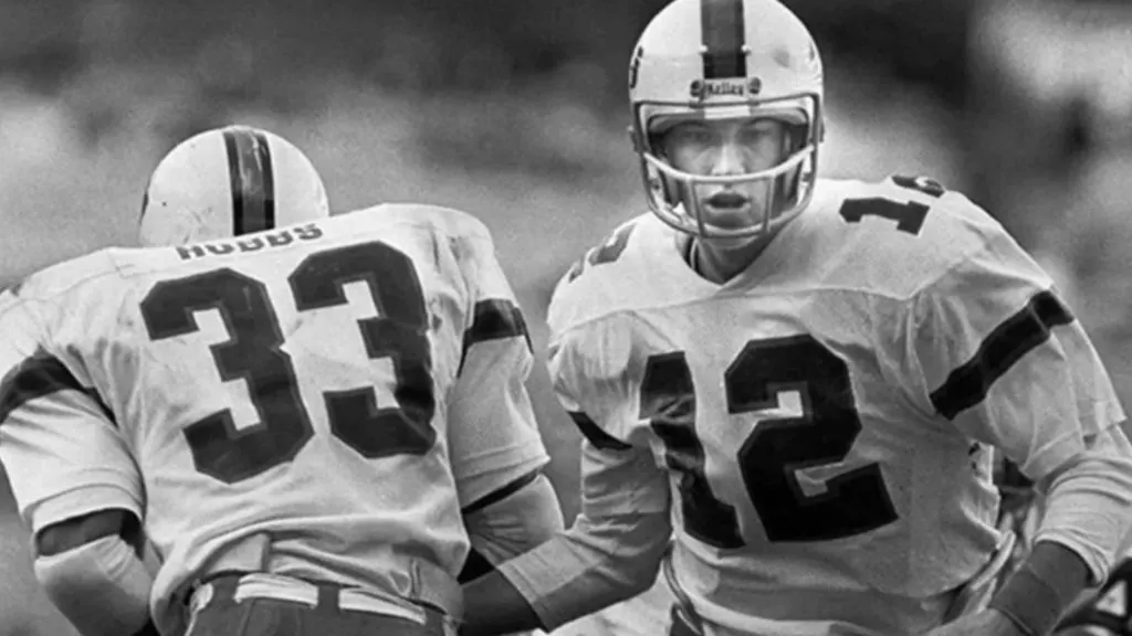 Jim Kelly (Source: NFL)