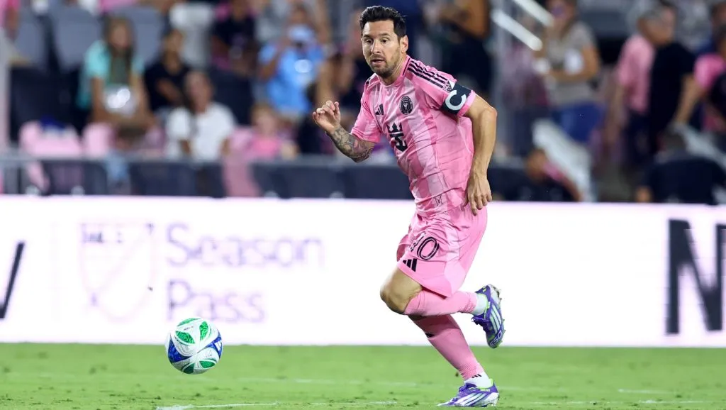 Lionel Messi #10 of Inter Miami CF controls the ball during match against LA Galaxy (Megan Briggs/Getty Images)