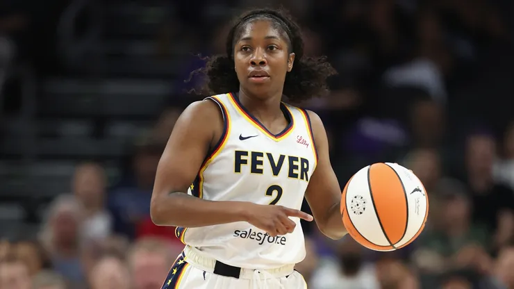 Aari McDonald #2 of the Indiana Fever handles the ball during the first half of the WNBA game at PHX Arena on August 07, 2025.