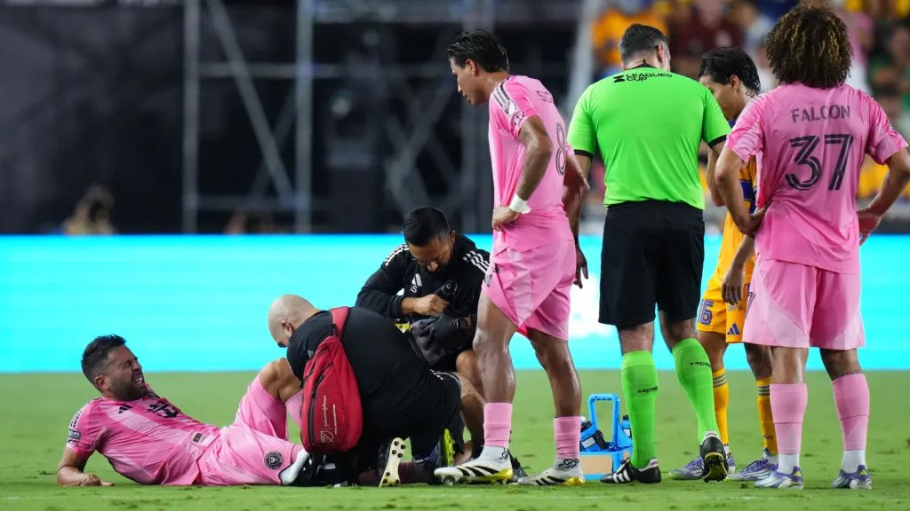 Jordi Alba #18 of Inter Miami CF receives medical attention during the Leagues Cup Quarter-final against Tigres UANL. (Rich Storry/Getty Images)