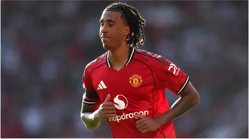 Leny Yoro of Manchester United