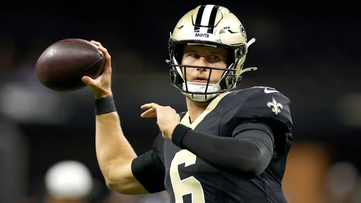 Tyler Shough #6 of the New Orleans Saints
