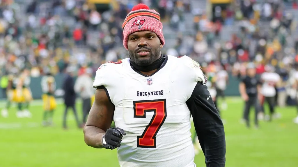 Shaquil Barrett #7 of the Tampa Bay Buccaneers leaves the field following a game against the Green Bay Packer in 2023. (Source: Stacy Revere/Getty Images)