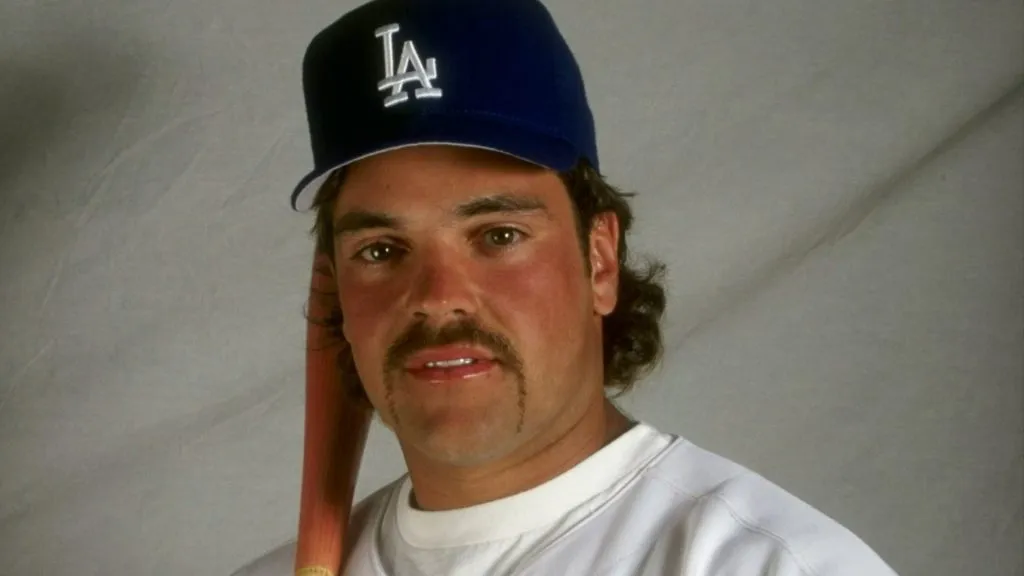 Mike Piazza #31 of the Los Angeles Dodgers at Spring Training at the Holman Stadium in 1998. (Source: Tom Hauck /Allsport)