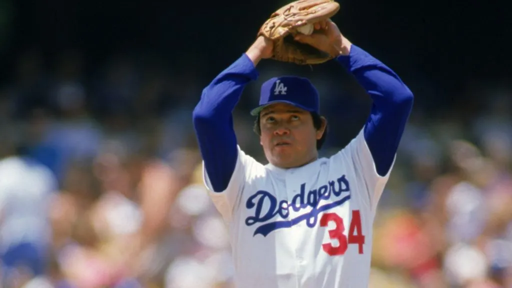 Fernando Valenzuela #34 of the Los Angeles Dodgers winds up for a pitch during a June, 1986 MLB season game. (Source: Mike Powell/Getty Images)