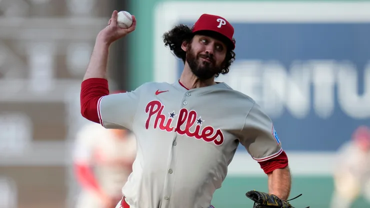 Jordan Romano #68 of the Philadelphia Phillies pitches to the Washington Nationals.