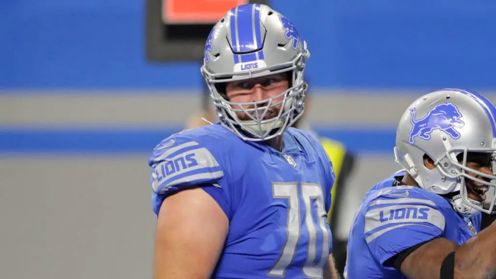 Dan Skipper playing for Detroit Lions