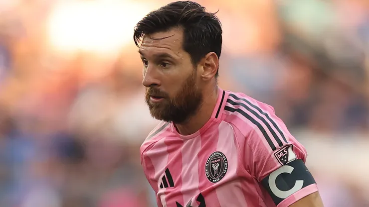 Lionel Messi #10 of Inter Miami CF controls the ball during MLS match.