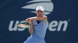Polina Kudermetova playing a bakchand during the 2025 US Open