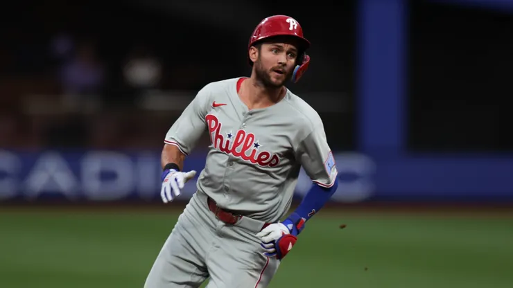 Trea Turner #7 of the Philadelphia Phillies runs to third base.
