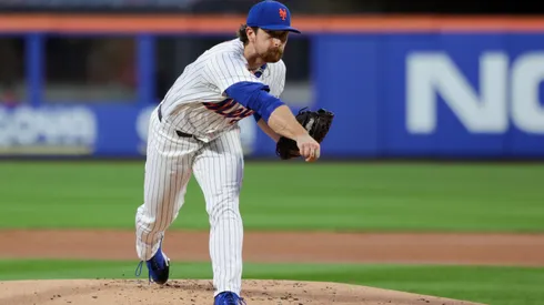 Nolan McLean #26 of the New York Mets pitches in the second inning against the Philadelphia Phillies.