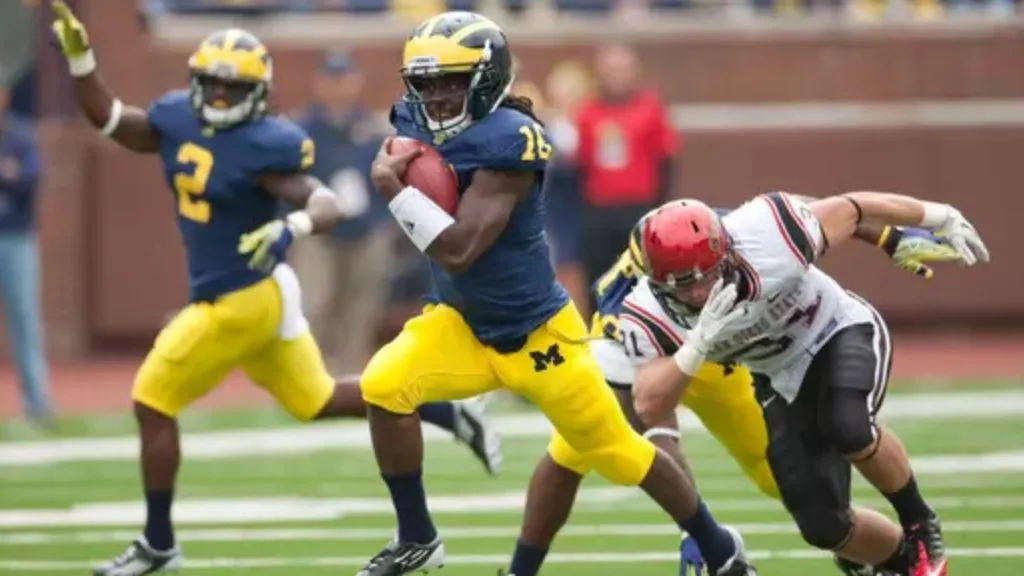 Denard Robinson (Source: Michigan Athletics)