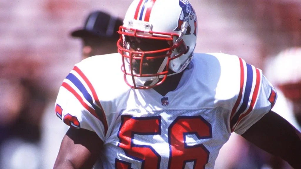 Andre Tippett of the Patriots in action against the Los Angeles Rams in 1992. (Source: Ken Levine/Allsport)