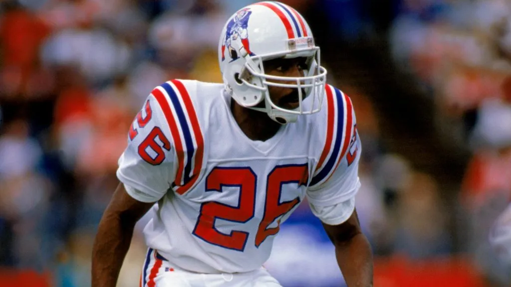 Raymond Clayborn #26 of the New England Patriots moves against the San Francisco 49ers during a NFL game in 1989. (Source: Otto Gruele Jr/Getty Images)