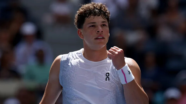 Ben Shelton of the United States reacts against Ignacio Buse of Peru during US Open.