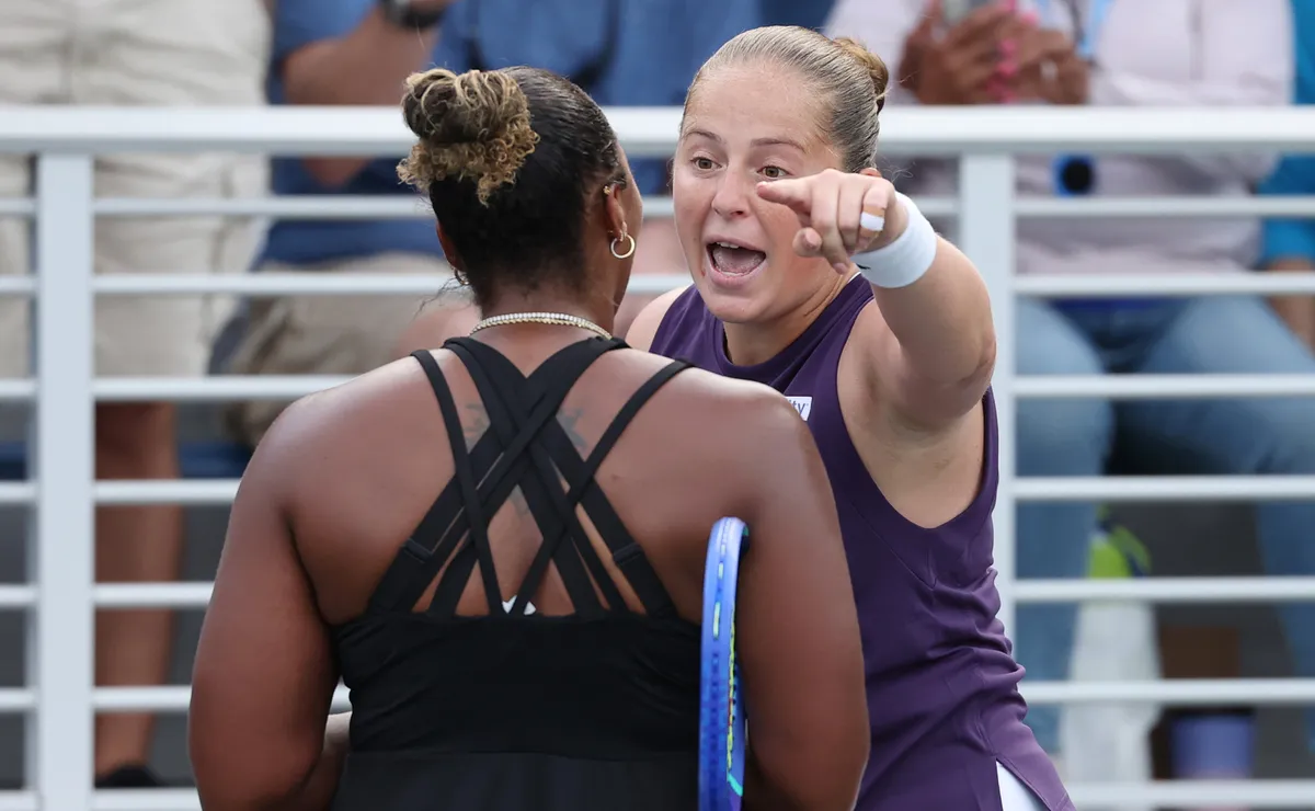 Four-time Grand Slam winner sends clear message to Jelena Ostapenko ...