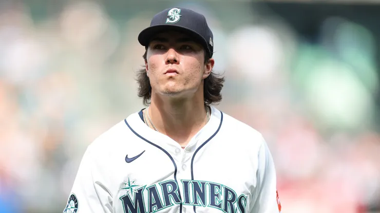 Bryan Woo reacts after he was taken out of the game vs the Padres on August 26, 2025 in Seattle.