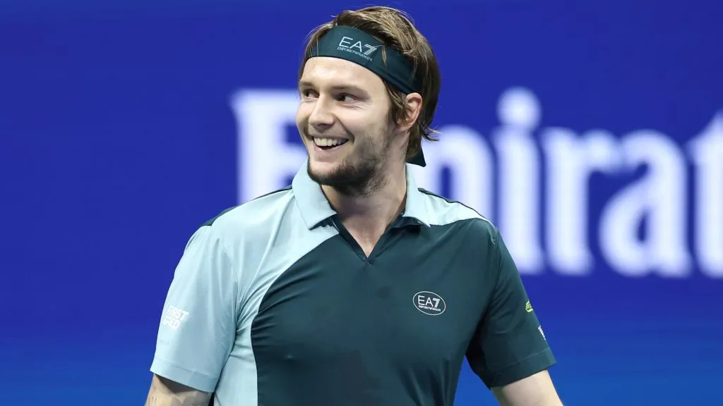 Alexander Bublik reacts after winning the first set during their Men’s Singles Third Round match on Day Seven of the 2025 US Open. (Source: Al Bello/Getty Images)