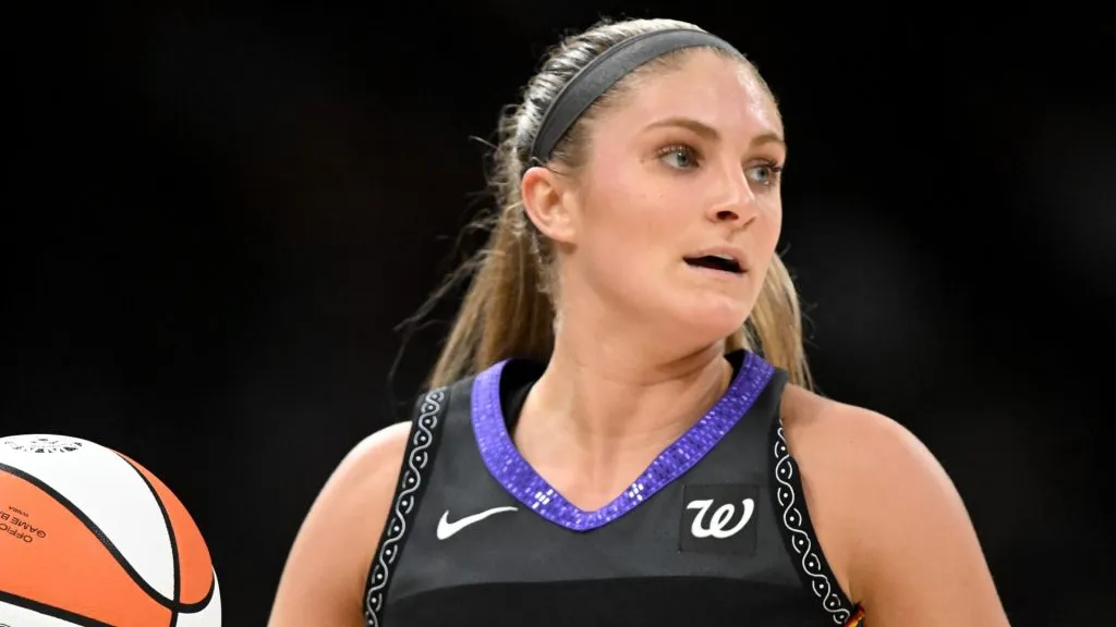 Jacy Sheldon #4 of the Connecticut Sun drives to the basket against the Indiana Fever during the second half in 2025. (Source: Brian Fluharty/Getty Images)