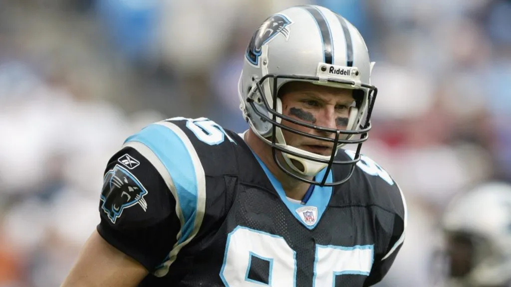 Wesley Walls #85 of the Carolina Panthers runs across the field during the NFL game against the New Orleans Saints in 2002. (Source: Craig Jones/Getty Images)