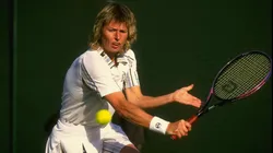 Helena Sukova plays a backhand return during 1999 Wimbledon.