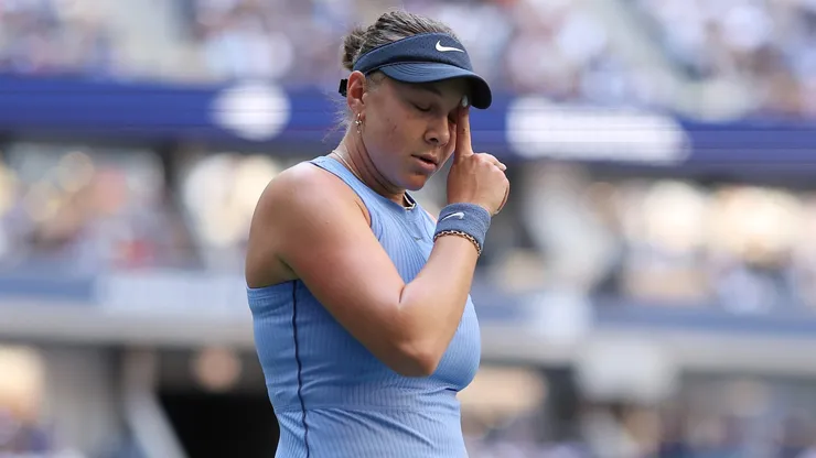 Amanda Anisimova of the United States reacts while playing against Iga Swiatek.