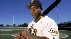Leftfielder Barry Bonds #25 of the San Francisco Giants poses for a photo on March 16, 2004.