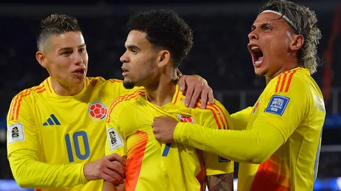 Luis Diaz of Colombia celebrates with teammates James Rodriguez and Richard Rios.