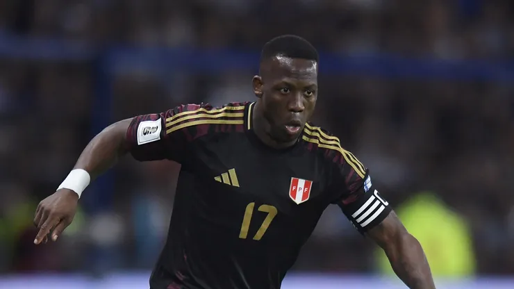 Luis Advíncula of Peru.