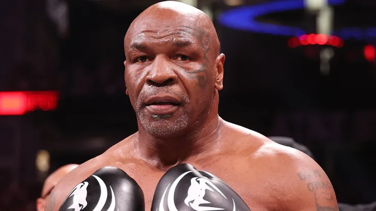 Mike Tyson warns Floyd Mayweather.