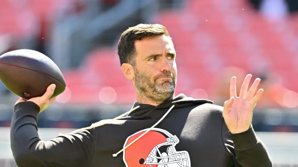 Joe Flacco throwing a pass