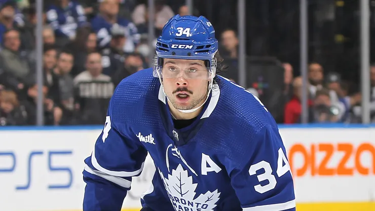 Auston Matthews reacts to news of Connor McDavid’s contract extension with Edmonton.